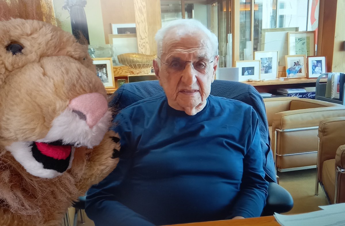 RIBALearning's tweet photo. George has had a very exciting lunchtime hobnobbing with some architectural greats at the #ROYALGOLDMEDAL @RIBA. Congratulations Balkrishna Doshi!!!🦁🥳🏅 https://t.co/dOioptIxMP