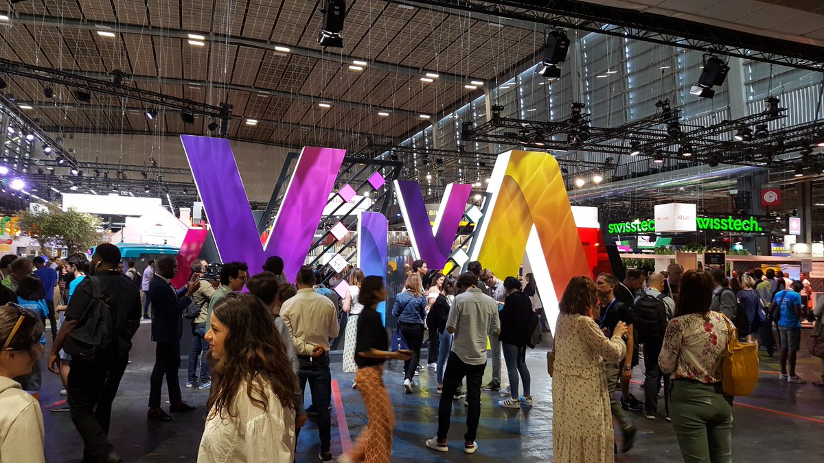 EsterTechnopole's tweet photo. [EN DIRECT] 🔴 La #TeamESTER est présente au salon #VivaTech, évènement majeur consacré à l’#innovation et aux #startups. Sur le stand @NvelleAquitaine,  découvrez @ecometrique #TeamNAqui https://t.co/f5hkmsMGiW