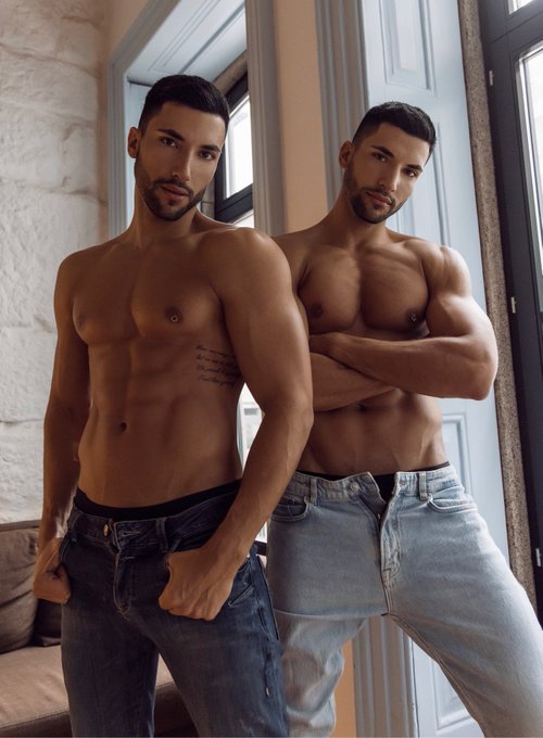TWINing all day all night long 🤷🏻&zwj;♂️💛🤎🤷🏻&zwj;♂️  📸 by @david_dvfots https://t.co/6vP5bLMvrk<a href="/tag/trouble"class="tags"><span>#trouble</span></a><a href="/tag/double"class="tags"><span>#double</span></a>