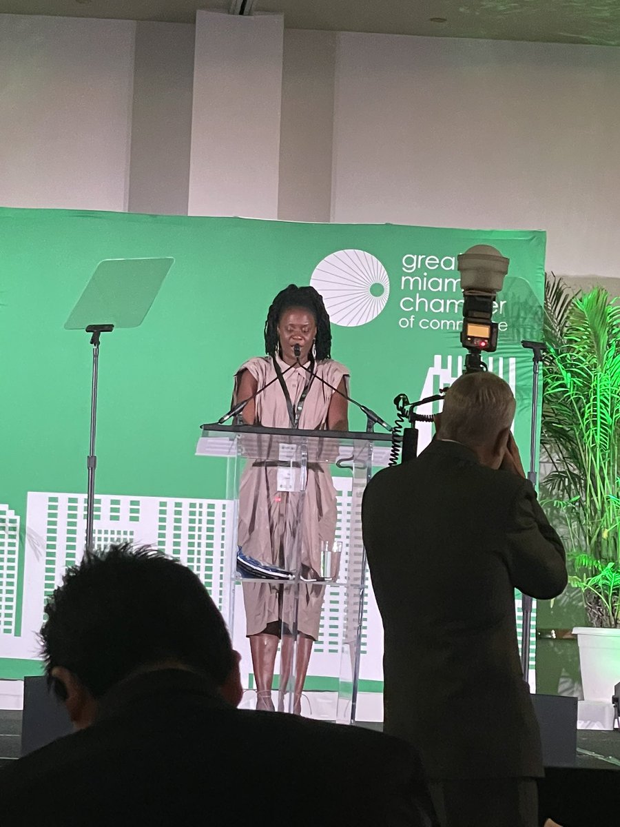 cmbarney's tweet photo. #gmccgoals2022. Nathalie range pioneer award to overtone youth center leader Tina brown. Well done!!@MiamiChamber https://t.co/uMsQdiYsHq