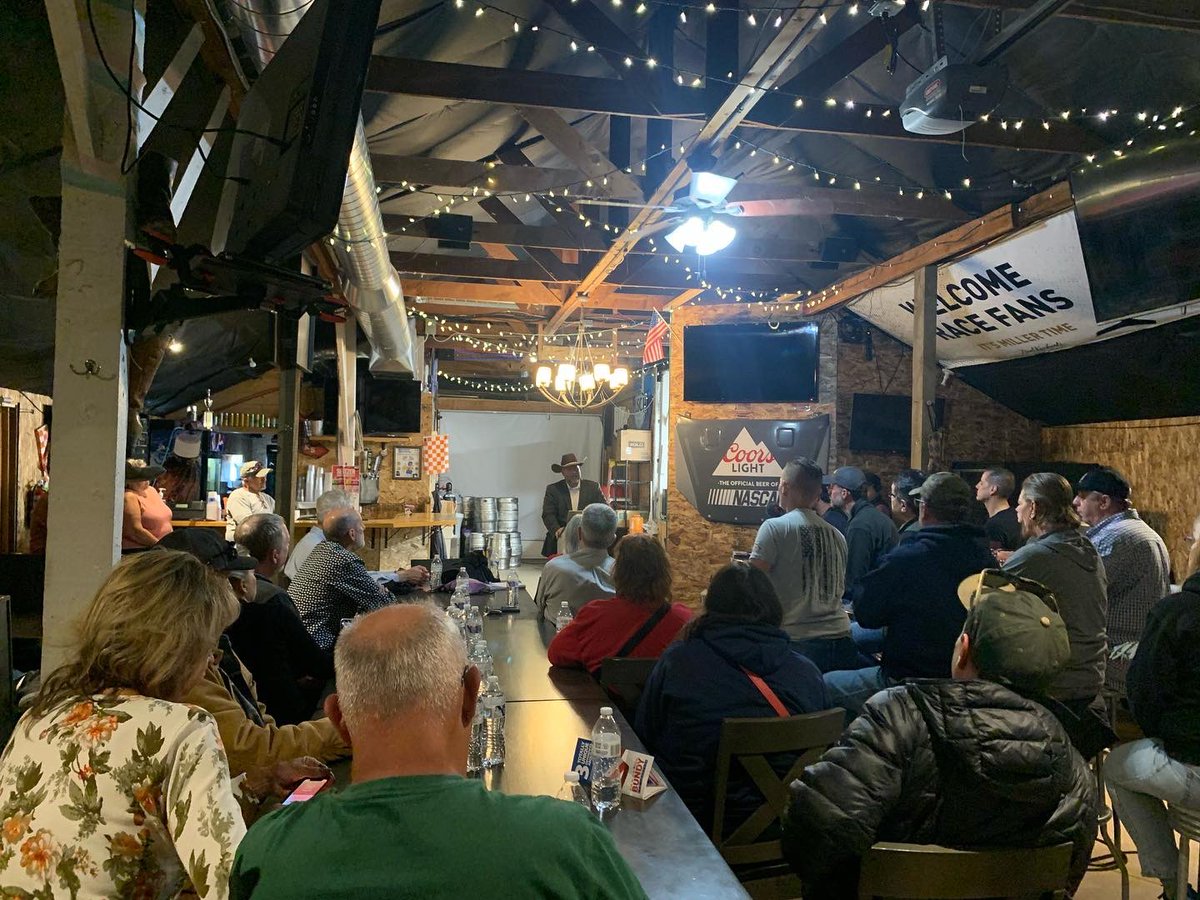 C_Of_Meridian's tweet photo. Our group recently enjoyed hearing from guest speakers Ammon Bundy and Steve Keyser and recapping the primary races! #2022Election #conservativesofMeridian https://t.co/lvB0FgRV85