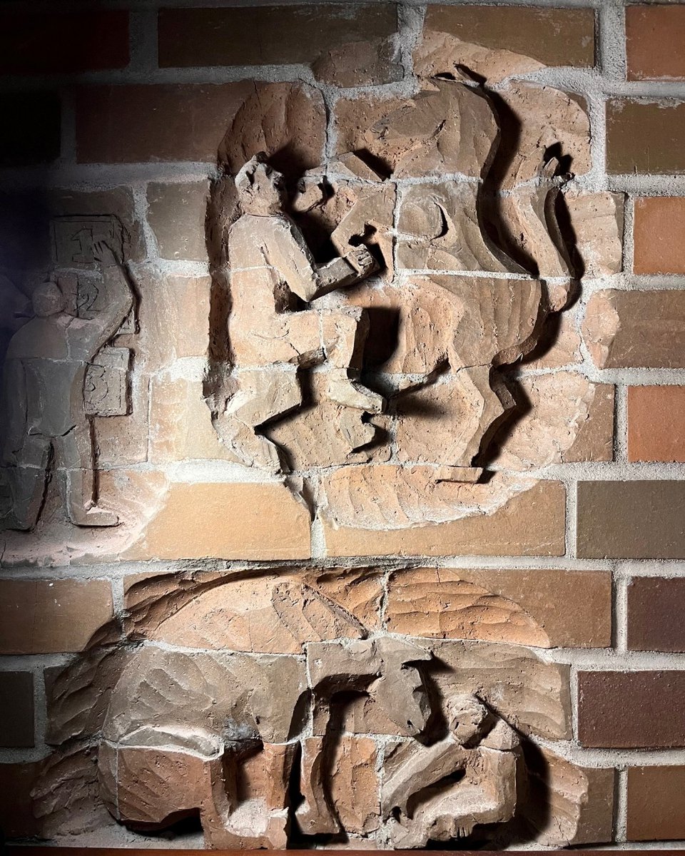 cityofkent's tweet photo. Inlaid brickwork at Kent City Hall portray scenes of Kent’s development from farming and agriculture to business and industry, showing a continually changing Kent Valley!
“Kent Valley Stories” by Richard S Beyer (220 4th Ave S) #KentArts https://t.co/HoMn6DX9jk