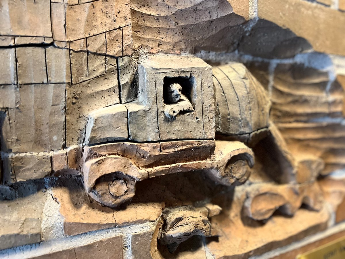cityofkent's tweet photo. Inlaid brickwork at Kent City Hall portray scenes of Kent’s development from farming and agriculture to business and industry, showing a continually changing Kent Valley!
“Kent Valley Stories” by Richard S Beyer (220 4th Ave S) #KentArts https://t.co/HoMn6DX9jk