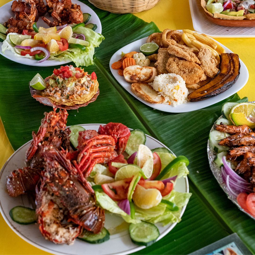 #Nayarit es una experiencia placentera que además de ofrecerte sus paisajes, sus playas en #RivieraNayarit, la hospitalidad de su gente, te invita a disfrutar de su excelente gastronomía.🦐🌮🦞🦪

#nayaritdespiertaloenti #mexico #visitmexico #foodie #gastronomia #gastronomy