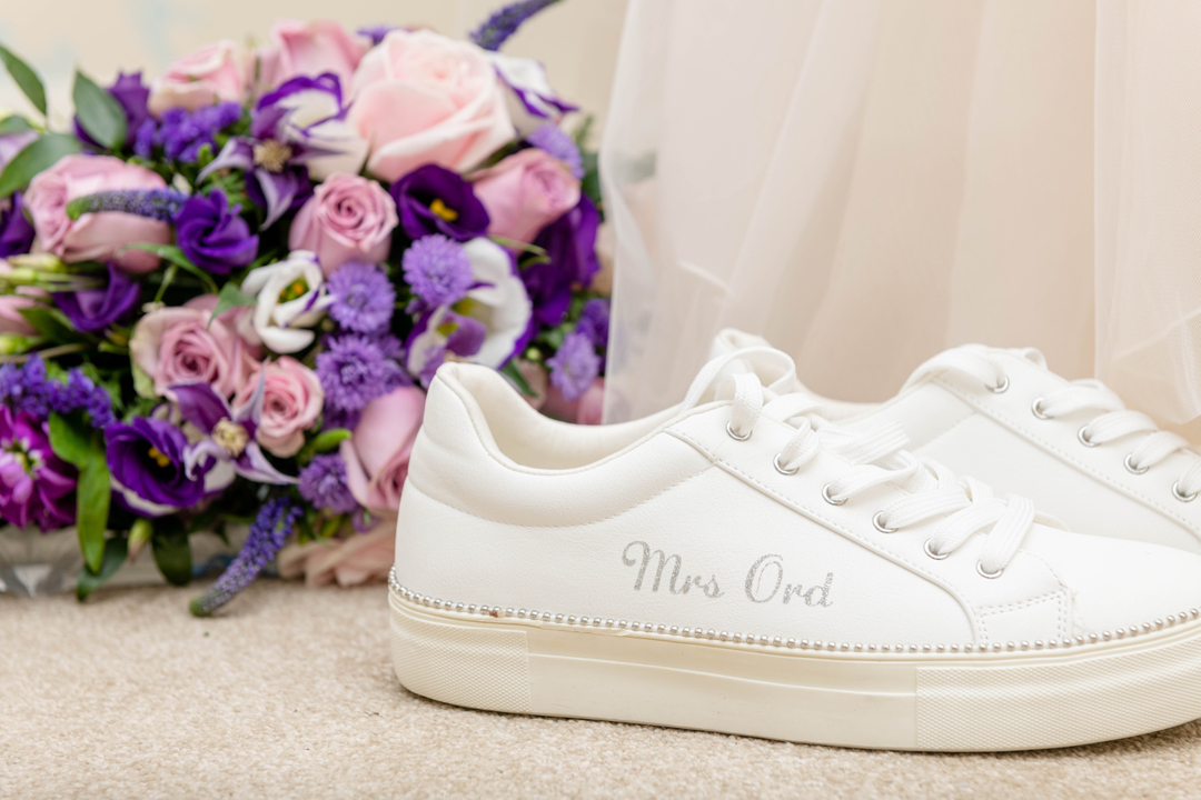 PhotoLeaB16's tweet photo. I love capturing the details… 

How awesome are Mrs Ord’s wedding trainers?! Simple but beautiful. I love them! 

💕📷💕

 #lbphotography #lbweddings  #femaleweddingphotographer #lgbtqweddingphotographer #warwickshireweddings #warwickshireweddingphotographer # https://t.co/sdq5pUt3uj