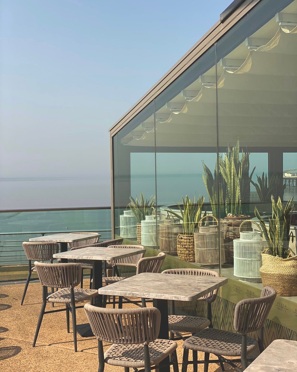 BeachhouseB's tweet photo. Dreamy sky & dreamy vibes 💭 🤩
#interiorinspo #interior #restaurantinterior #myhomestyle #starlings #wallart #beachhouseblackpool #architect #archgitectsofinstagram #instadecor #instastyling #interiordesign #venuestyling #beachsidevenue #blackpool #beachhouse #bistro #bar https://t.co/gHGNoAa62d