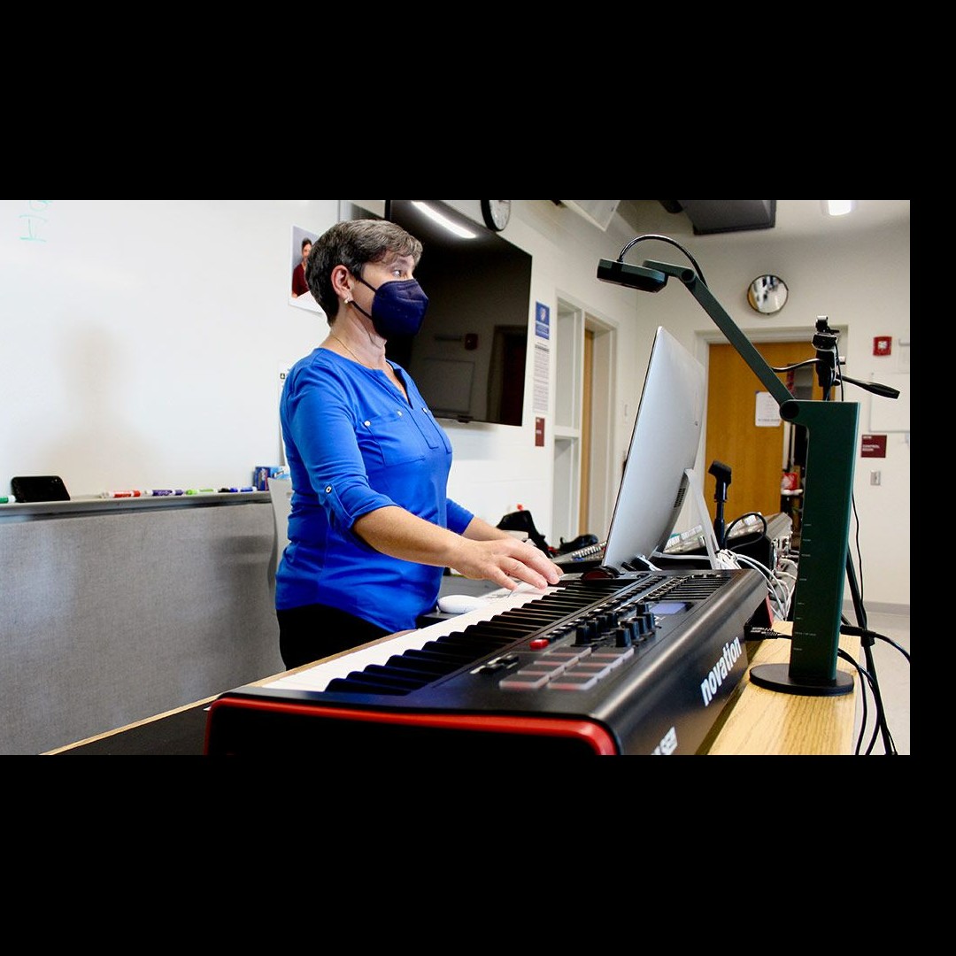 Erikson_Audio's tweet photo. @WeAreFocusrite's latest case study visits Greenwich High School's music program to see Dr. Barbara Freedman make music education more fun and engaging to students. 

https://t.co/piovgCPEFI https://t.co/wlbB2XSrJB