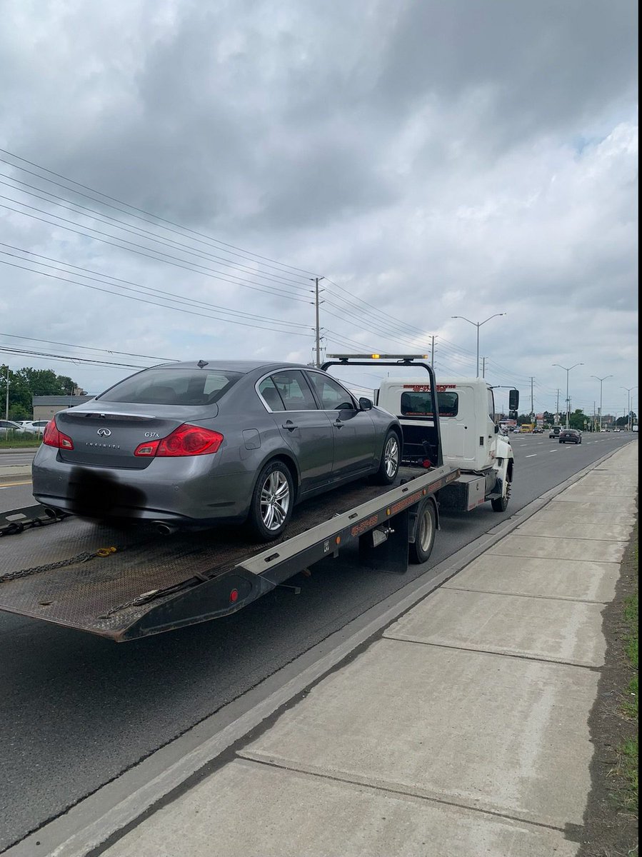 PRPRoadSafety's tweet photo. 18 year old G2 driver with the car that he purchased just the day before meeting Cst. Crouse (12B).  

140km/h in the posted 50km/h zone on Derry Rd, near Cattrick Drive, Malton. #SlowDown #TakeThePledge #visionZero https://t.co/mHszZOdLhF