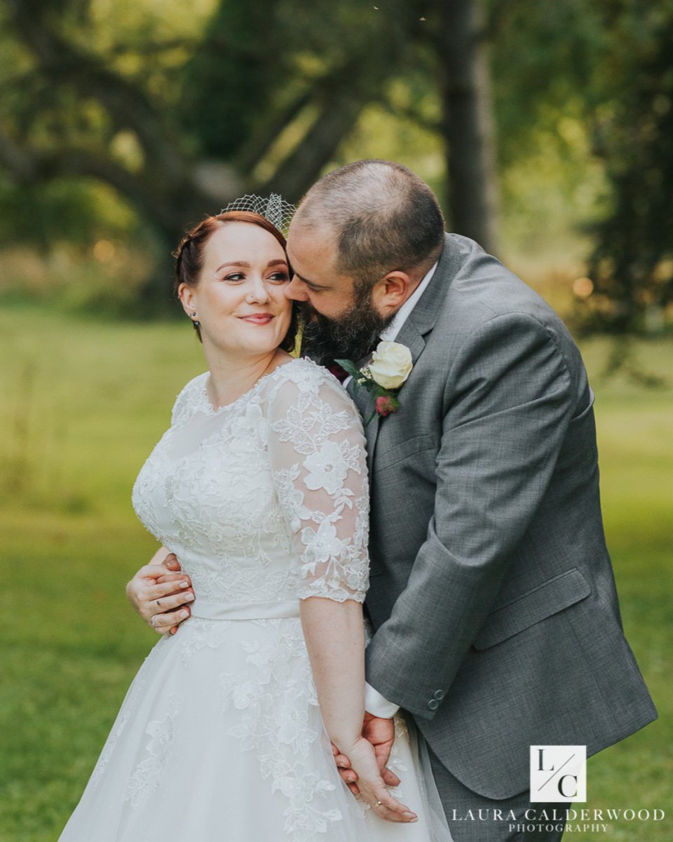 GOLDEN HOUR// That time in the summer evening, when the light just before sunset provides the perfect light for your photos. 

With acres of grounds to choose from, you'll always find the perfect backdrop for your photos, whatever time you choose!

📷 <a href="/CalderwoodPhoto/">Laura Calderwood</a>