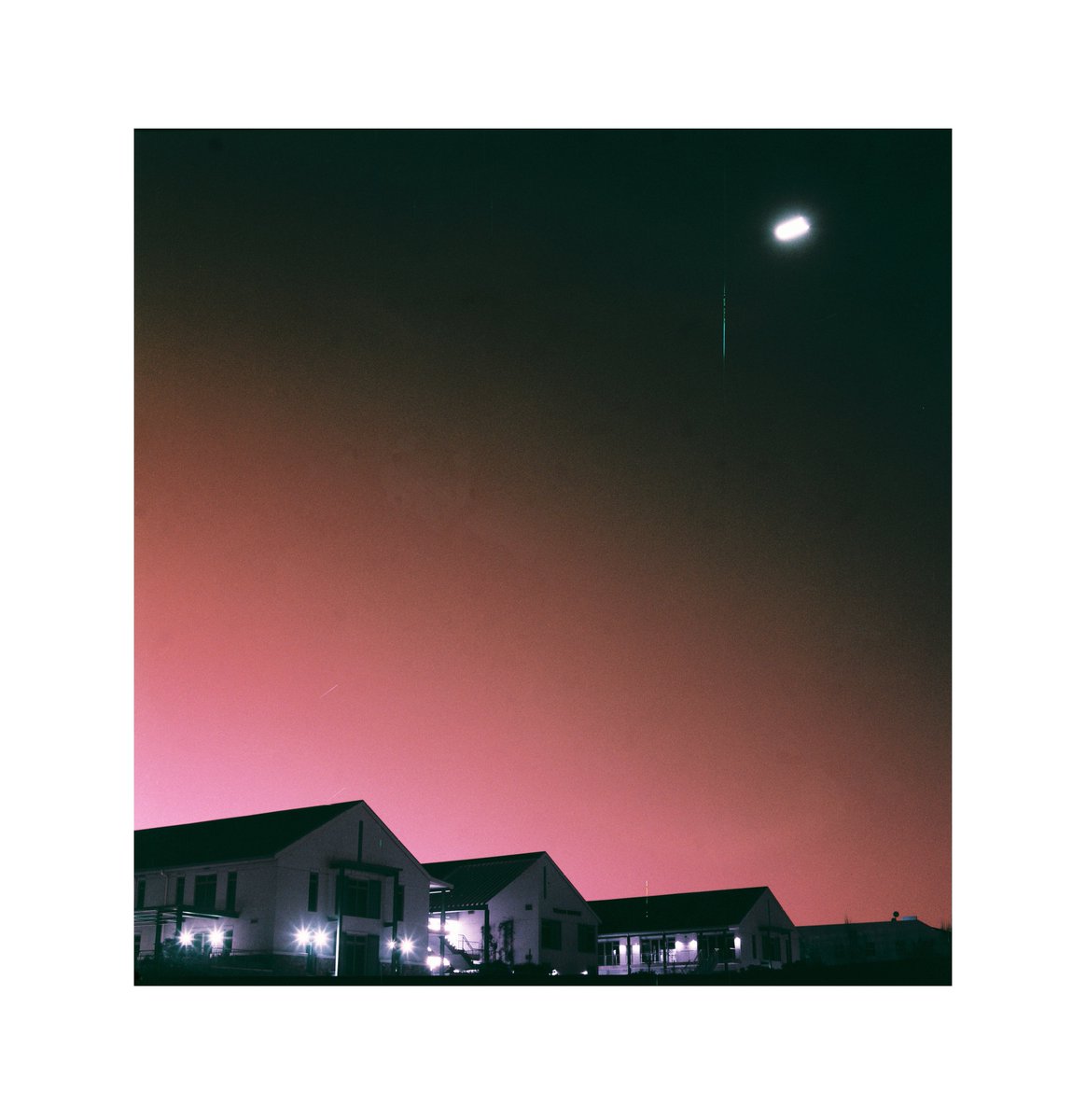 Boredlikehell's tweet photo. Kowa Super 66 Medium Format SLR
Kowa 1:2.8/85mm Lens
Lomography Lomo Purple 

#kowasuper66 #kowa #kowalenses #mediumformat #120film #analogphotography #analogisdifferent #analogforever #daily_squaregraph #squarephoto #6x6 #nofilter https://t.co/MKXXwB9Zzs