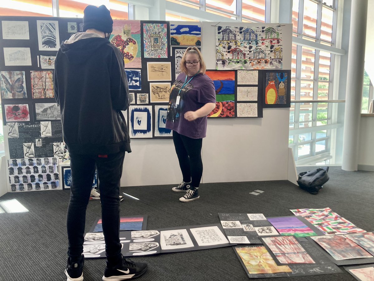 Lovely working with Level 2 #Art students today. Great team work everyone! 👏👏 Your #exhibition looks fantastic 😊 #Proudteacher #visualart #creative #drawing #painting #print #printmaking #fineart #design #markmaking #arted #artsed #sunderland #northeast