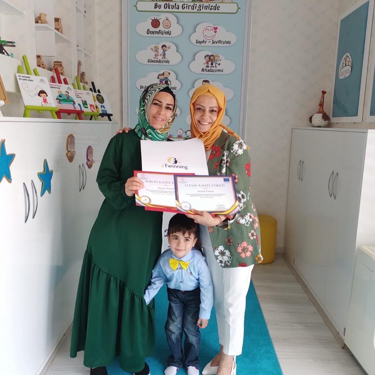 2021 Yılı eTwinning ödüllerimiz Avrupa ve Ulusal Kalite Etiketlerimizle okulumuza başarıları ve günün hatırasını bırakıyoruz  <a href="/Kbfetihkent_ao/">Konya Karatay Belediyesi Fetihkent Anaokulu</a> 🏆🏆🏆🏆💐💐💐💐 <a href="/Eminem_6842/">Emine YEŞİLDAL</a> <a href="/FYukseltmek/">Feryal Yükseltmek</a> <a href="/Suzanturan14/">Suzan turan</a> <a href="/AtmaGec/">Atma Düşün Tasarla Harekete Geç</a> <a href="/suhedayuksel3/">suheda yuksel</a> <a href="/SeyitAliBuyuk/">Seyit Ali Büyük</a> <a href="/samisagdic/">Sami SAĞDIÇ</a>