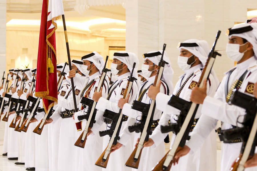 NicolasMaduro's tweet photo. Fuimos recibidos con una ceremonia en el Palacio Amiri Diwan, que refleja el cariño y la amistad que nos une con el Estado de Qatar. Compartimos con esta nación el objetivo de seguir avanzando en áreas estratégicas, para el bien común. ¡Gracias Qatar! https://t.co/0n9zgKmzLr