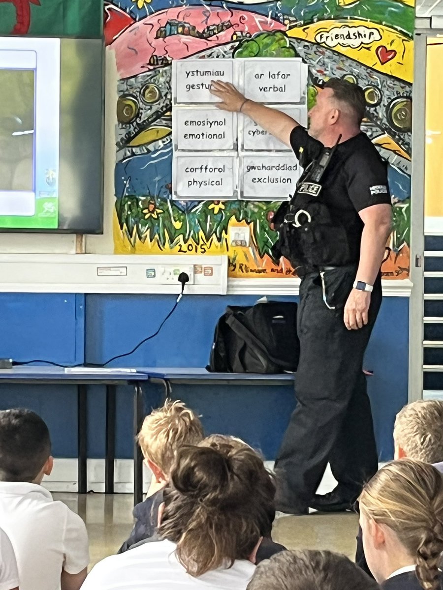 Coedpenmaenpr1's tweet photo. Thank you to PC Lee and PC Gavin for working with Year 6 pupils today on Cyberbullying!  @SchoolBeat @PC_NEWMAN_SWP https://t.co/jIsF84WdKJ