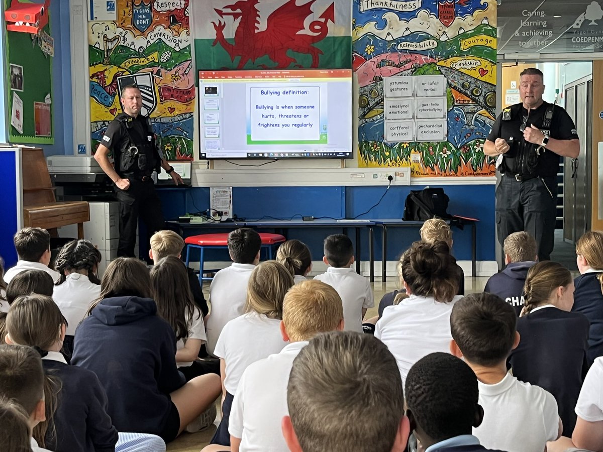 Coedpenmaenpr1's tweet photo. Thank you to PC Lee and PC Gavin for working with Year 6 pupils today on Cyberbullying!  @SchoolBeat @PC_NEWMAN_SWP https://t.co/jIsF84WdKJ