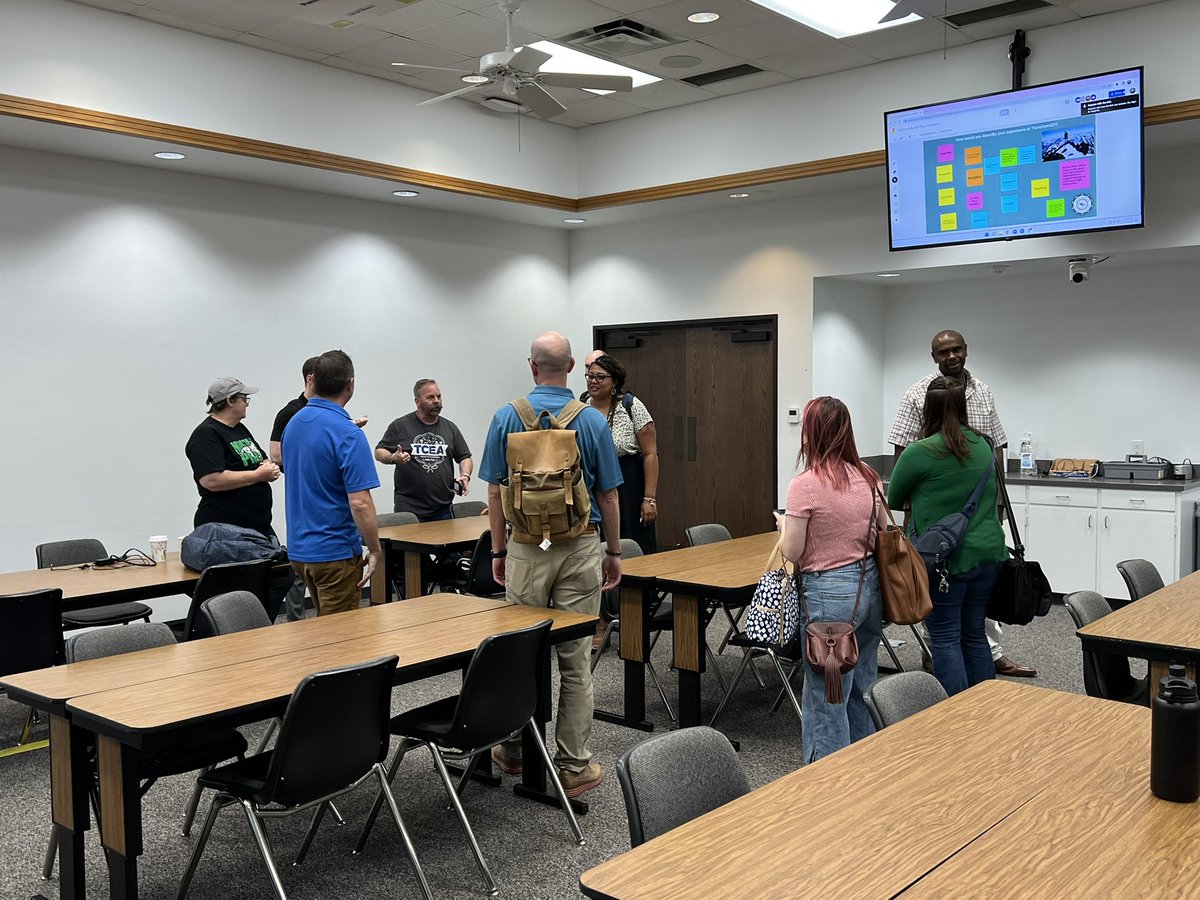 r12digin's tweet image. 15 minutes after the #r12transformED conference and we’re still here!