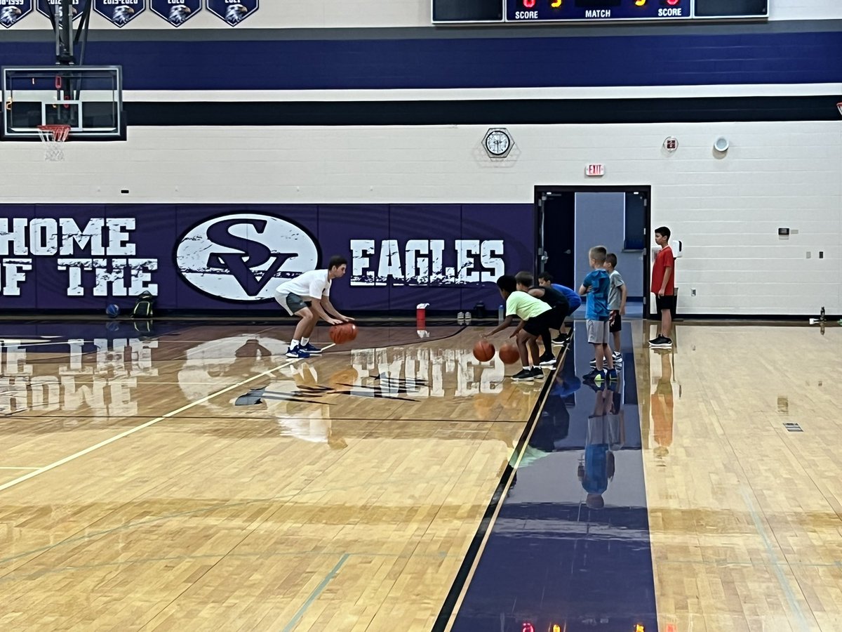 JimmySindelar's tweet photo. SV basketball camp was a lot of fun. Big thanks to @KanonKoster @EngenJaden and @colin_murray44  for coming down and putting on a great camp for our kids. @SVEagles https://t.co/oHgy9nnstX