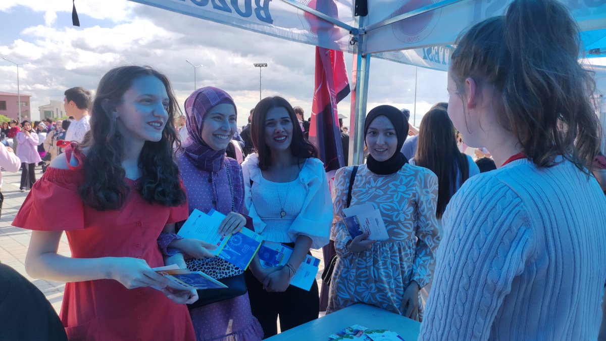 sorgedorg's tweet photo. 2022 Avrupa Gençlik Yılı #EYY2022 kutlu olsun.🇹🇷🇪🇺

14-15 Haziran tarihlerinde Yozgat Bozok Üniversitesi Kampüsünde stant açarak gençlerimizi Erasmus+ ve ESC programları hakkında bilgilendirdik. https://t.co/VAT4Ir7UdH