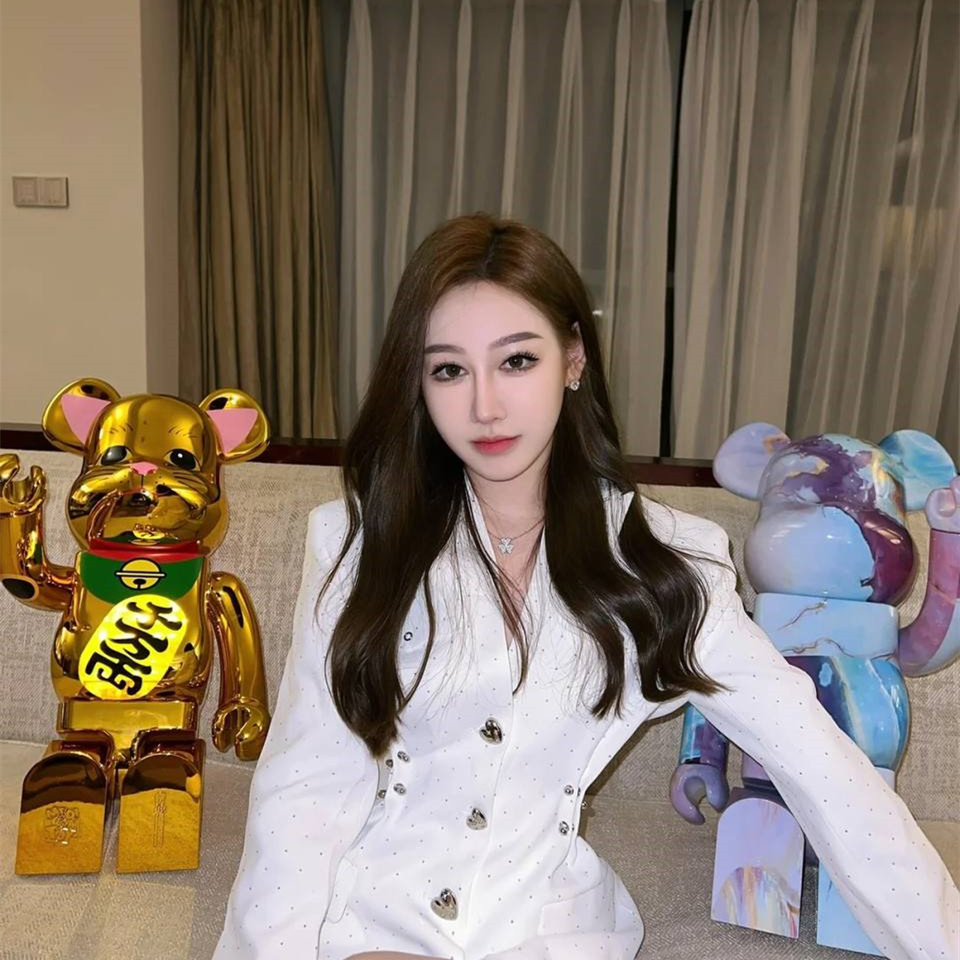 AlecyHurst's tweet photo. In memory of the two building block bears I purchased😍 https://t.co/Tq0zZP3NPe