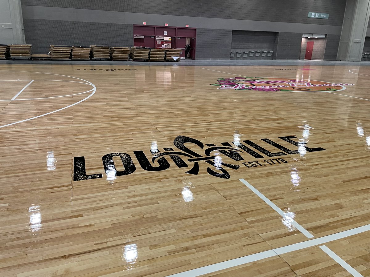 TFNsRun4Roses's tweet photo. Freshly painted Roses wooden court is ready...are you? 😏 🌹🌹
#run4roses #ohiobasketball #hoops #basketball @kyexpocenter https://t.co/gxnemmTyjF