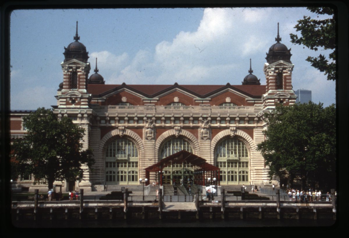 nyclandmarks's tweet photo. While the landmarked Ellis Island was active for only a few decades, around 12 million people passed through the immigration station. Today an estimated 100 million Americans can trace their family origins in this country to Ellis Island. #NationalImmigrantHeritageMonth https://t.co/zgpXMEG4qi