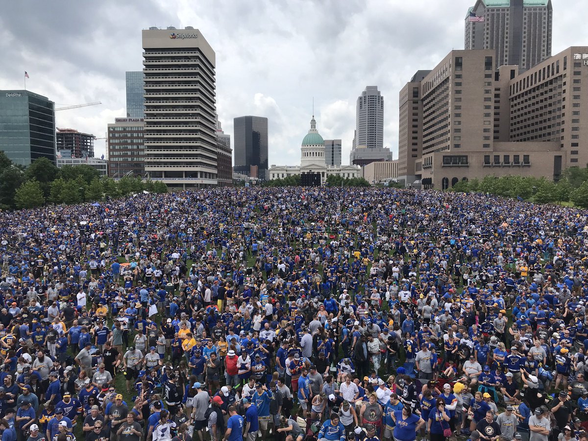 GatewayArchSTL's tweet photo. One of my all-time favorite days. Three years ago today! #WeWentBlues https://t.co/5cswQEUepz