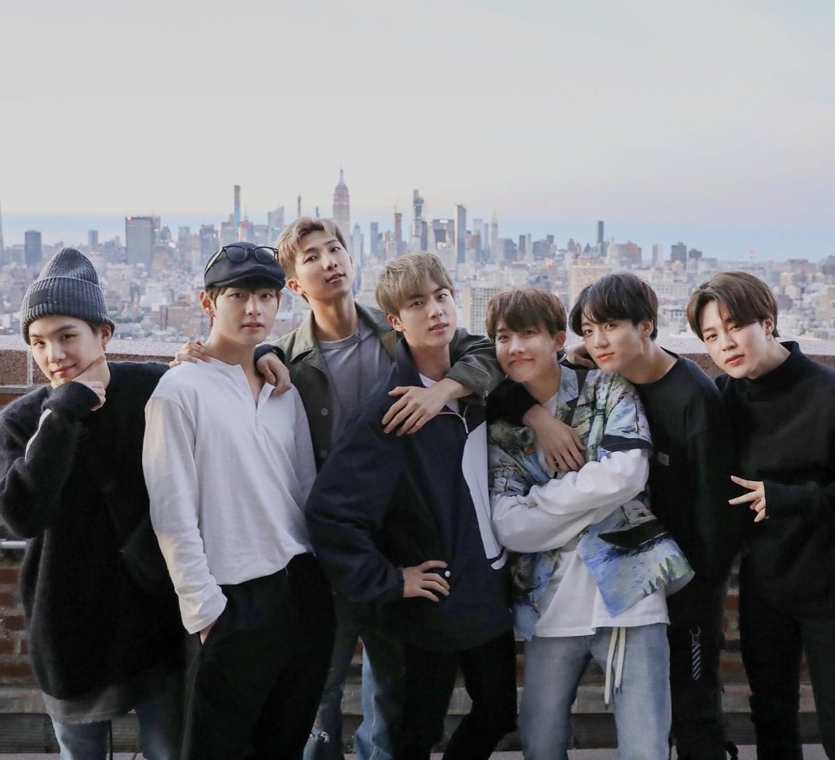 BTSthingy's tweet photo. this account is inactive for so long. my love for our boys will always be here in my heart. my home screen never changed. I love you forever. 
Thank you, thank you @BTS_twt https://t.co/dBRC8l8vyf