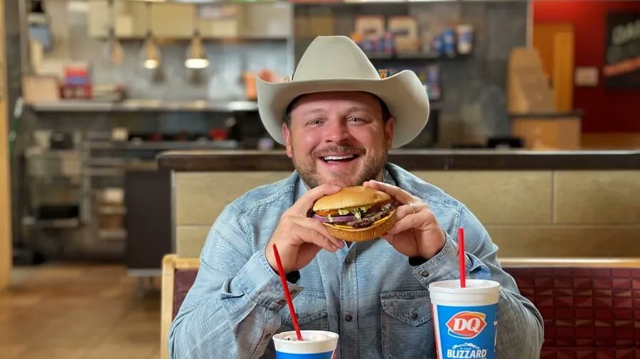 .<a href="/LOOMISagency/">LOOMIS</a>'s Texas <a href="/DairyQueen/">Dairy Queen</a> Campaign Turns 20 with a Tune-Up From Country Artist Josh Abbott: buff.ly/3xmPOaA #dairyqueen #JoshAbbott