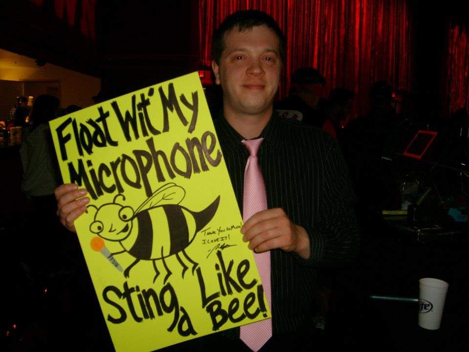 LVSignChick's tweet photo. Former FSW ringside announcer and one-time commissioner @ThePaulyKover would always challenge me to make signs with the barest of details...Think I did pretty good with those...
#WrestlerPositivity #SignLadyHistory https://t.co/B2wLXYW61F