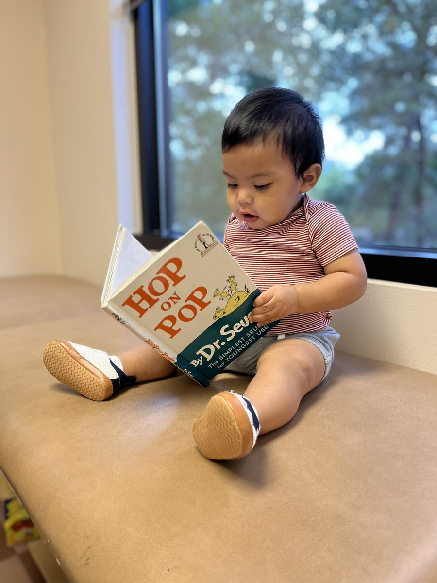 Ms_Baez07's tweet photo. Thiago waiting on his doctor to come in and see him. 📚 #nevertooearlyforbooks #literacymatters #9m https://t.co/ZQ9oIHU32g