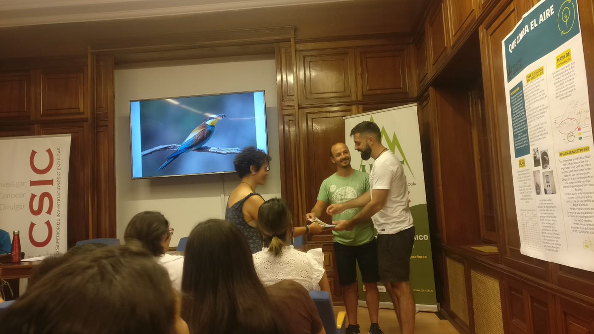 cpifpmontearago's tweet photo. Hemos participado en el "I Congreso Científico Escolar: Necesito Un cambio de Aires" de @IPEcambioaires 
¡Gracias! Ha sido inolvidable para Valentina  y Rubén
¡Enhorabuena, Rubén por ese 1er premio del Concurso de fotografía!
#medioambiente
#forestal
#ODS
@FECYT_Ciencia https://t.co/tlRBDhjpSr