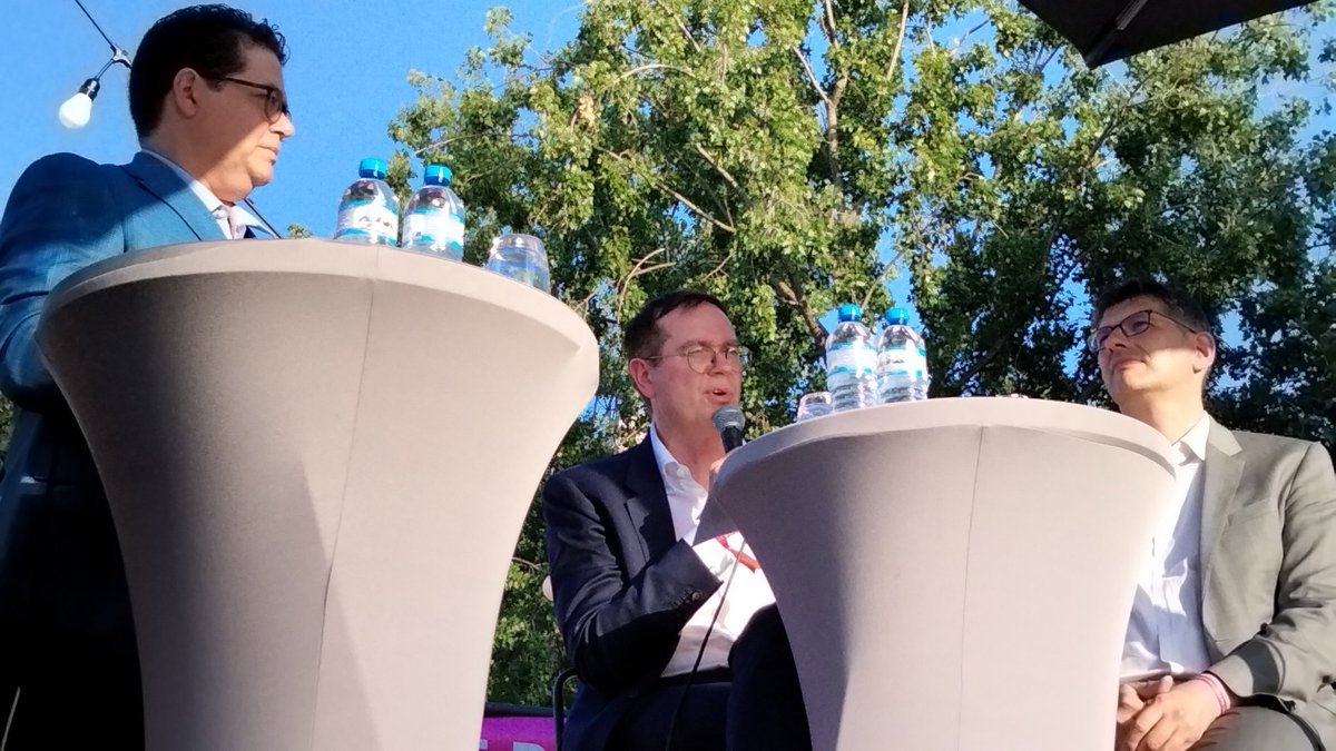 AFNUM_FRANCE's tweet photo. Then, for Didier Boulogne at @businessfrance : "1500 scaleups have been accelerated through Business France, with the help of 600 investors. And we launched the #frenchtechvisa to speed up processes !" https://t.co/sPhKTGpVw2