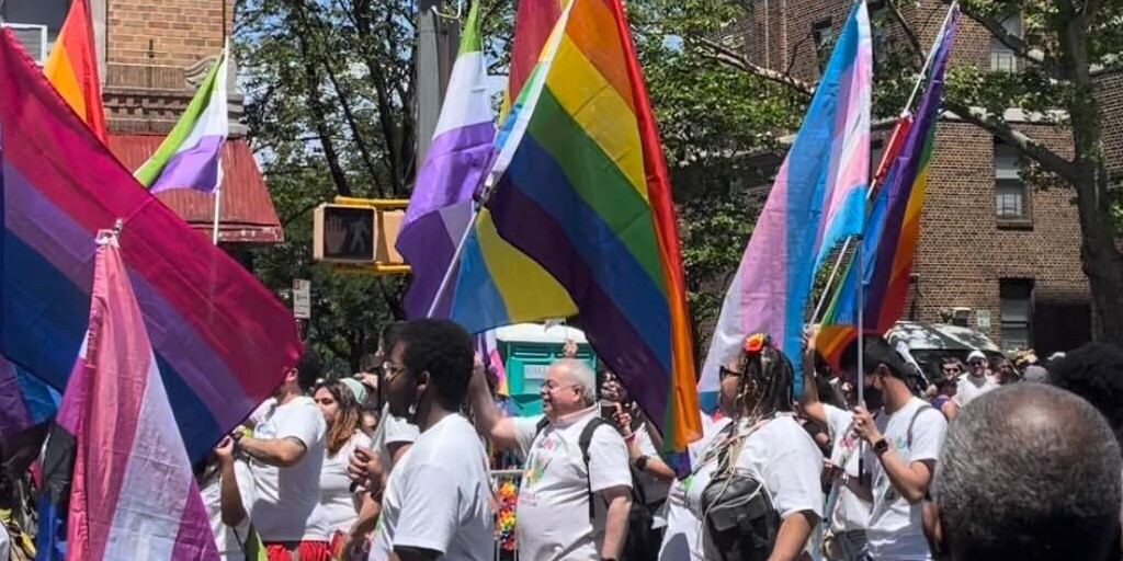 CUNY School of Law (@cunylaw) on Twitter photo Go inside the <a href="/SorensenCenter/">Sorensen Center</a>'s partnership with the <a href="/CUNY/">The City University of New York</a>-wide LGBTQI+ Consortium, and meet Fellows providing vital #LegalServices to trans/non-binary, queer, and HIV+ communities across #NYC.
➡️ ow.ly/p8m250JypXB
#Pride2022 #LGBT2QIA+ Go inside the <a href="/SorensenCenter/">Sorensen Center</a>'s partnership with the <a href="/CUNY/">The City University of New York</a>-wide LGBTQI+ Consortium, and meet Fellows providing vital #LegalServices to trans/non-binary, queer, and HIV+ communities across #NYC.
➡️ ow.ly/p8m250JypXB
#Pride2022 #LGBT2QIA+