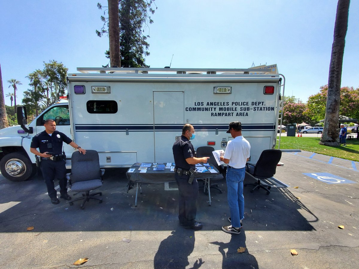 RampartCTCSU's tweet photo. @LAPDRampart Community engagement and opening avenues of communication.  @24mx244 @LAPD24MX13 @LAPD_CTD @CTDDetCampos https://t.co/O4optSf9qm