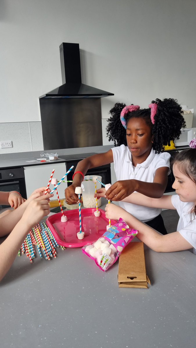 Windmill4M's tweet photo. Making earthquake proof structures in the Enterprise Suite. #musicfederation https://t.co/glkwcp874N