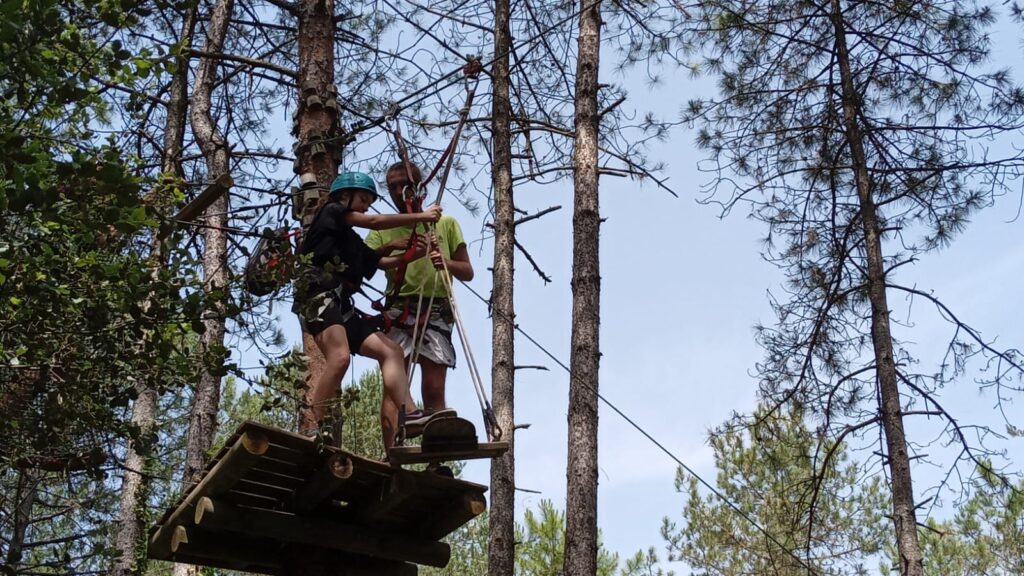 L’alumnat de 2n d’ESO està gaudint d’uns dies de diversió i aprenentatge a la zona volcànica de la Garrotxa