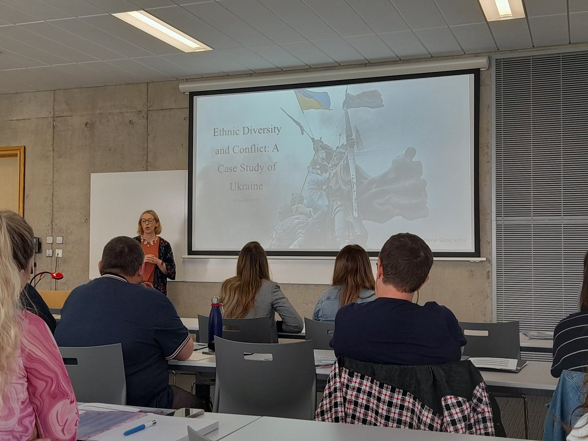 sandyzpatterson's tweet photo. Fantastic day attending @UlsterUniGES #GeoTopics day. Lots of casestudy updates and nice to catch up with #NIGeoGang 💚🌍
Thank you @McKGIS for organising 👏 https://t.co/3AtXQc35C9