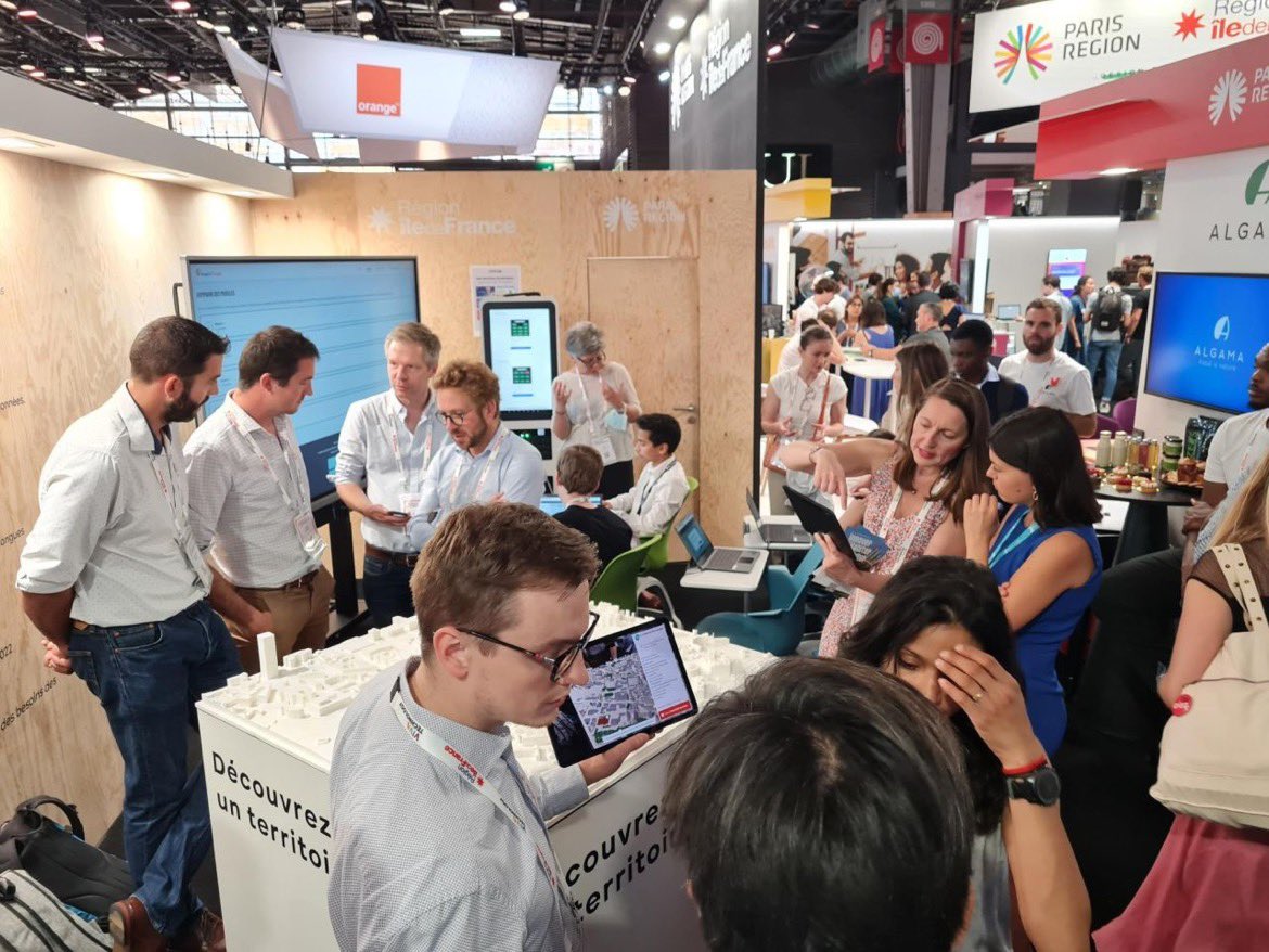 C_Nebbula's tweet image. #VivaTech c’est aussi l’occasion de (re)partager et de (re)découvrir des projets avec @BrunoRetailleau @othmannasrou @Siradel3D @Docapost @iledefrance @ENGIEInnov @FJouron… Quelle effervescence⚡️