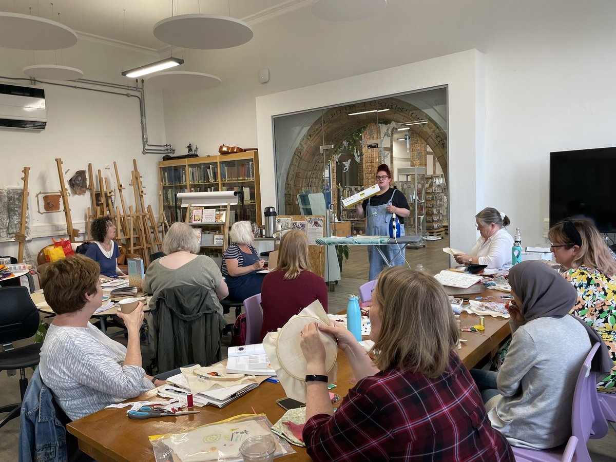 You can hear a pin drop <a href="/leedslibraries/">Leeds Libraries</a> as @hmillsstyles demos fussy #appliqué in #DrawingRoom on The Creative #Embroidery six week course