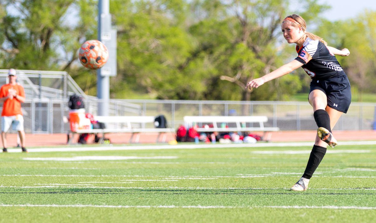 .<a href="/PorshaZweifel/">Porsha Zweifel</a>'s memorable run against Buhler highlights 1 reason why shes' the Butler County Offensive Player of the Year.

Find out who the Coach of the year, Defensive Player of the Year and the rest of the all-county team for 2022 down below

bit.ly/3xQ3rAy #kspreps