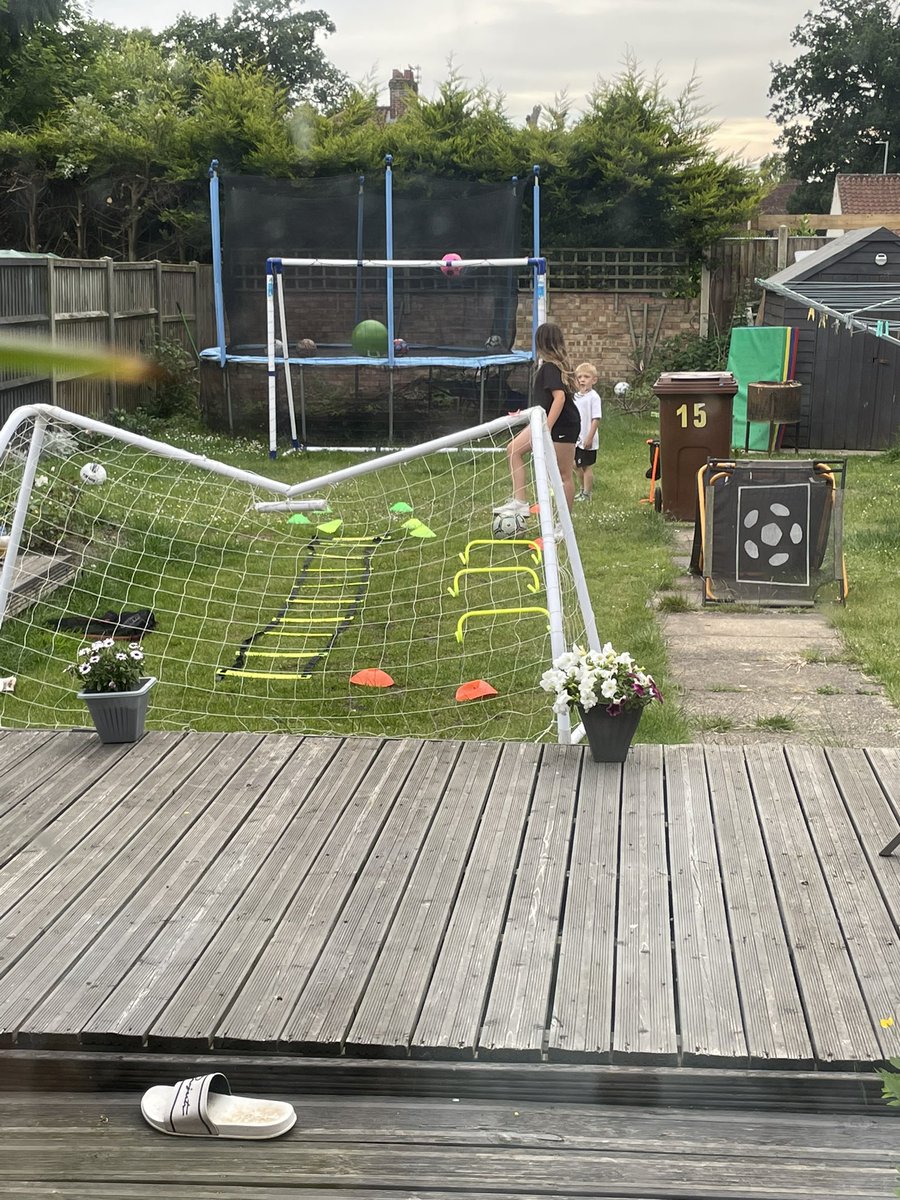 cas_coach_'s tweet photo. When you look outside and they have a mini coaching session going on that they set up for each other #minicoach in the making there with amiee https://t.co/xKPS0fPekH