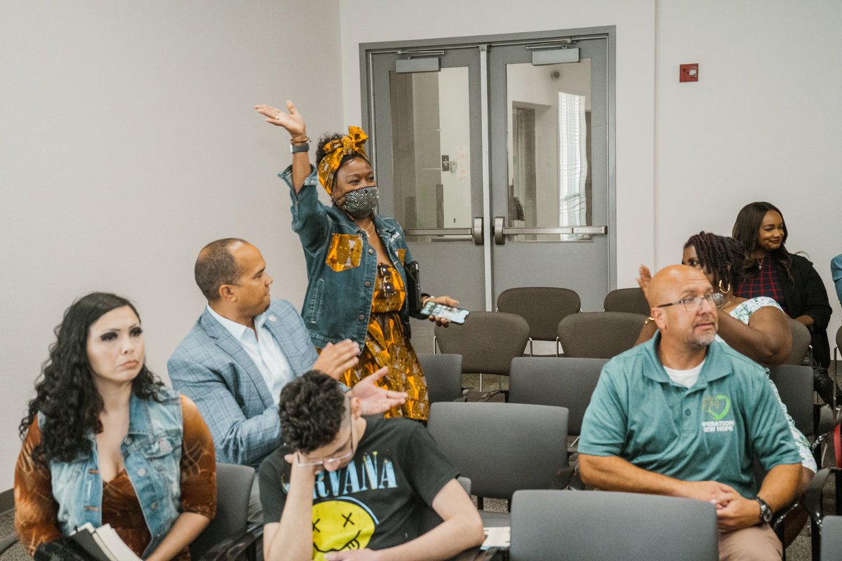 IEWorks1's tweet photo. Thank you to all of our partners, funders, agencies, and community who helped make this a reality.

Congratulations to our 15 pre-apprenticeship scholars and their families, we are so proud and honored to have been a part of your journey. #IEWorks #IEBWC https://t.co/2E6iyGZISP