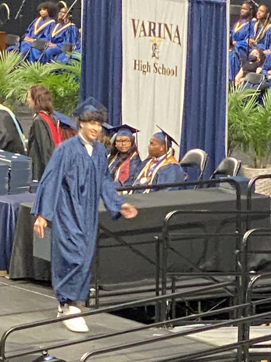cindycarden's tweet photo. Class of 2022  Congratulations! ⁦@skicarden⁩ https://t.co/nfzkJU0p1H