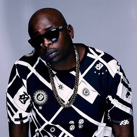 ChrisExcel_102's tweet photo. DJ Maphorisa is?

comment under this tweets https://t.co/eMgObqiZBa