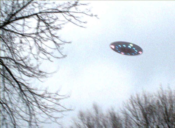 _UnknownSkies_'s tweet photo. Still not debunked, unbelievable footage.

Source / Credit: Jack Nethering / https://t.co/LidHFBYswh
#ufo #ufos #alien #aliens #space #strange #unexplained #disclosure #thetruthisoutthere #iwanttobelieve #extraterrestrial #flyingsaucer #ovni https://t.co/xCYqmUf7H8