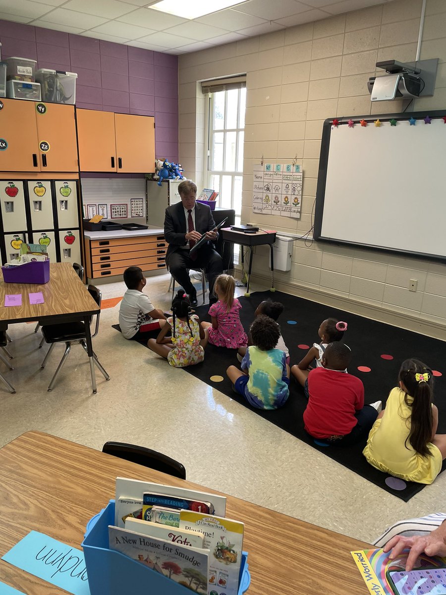 Ms. Warren tweet media