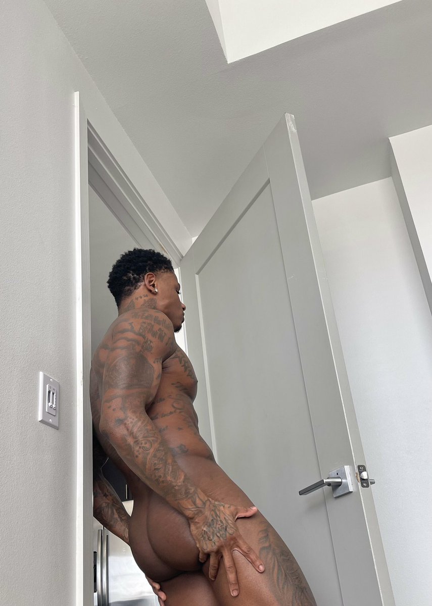 thefinestpapis's tweet photo. Hump Day 🍑🥵 https://t.co/ksPdmpVLXZ