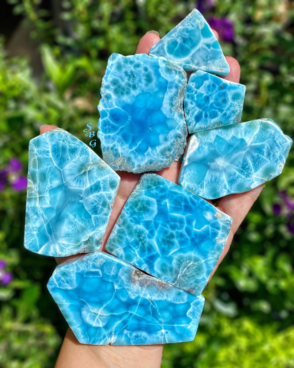 Larimar is a special stone - it comes from only one place in the world - the Dominican Republic!

Photo: Soul Body Gems

#minerals