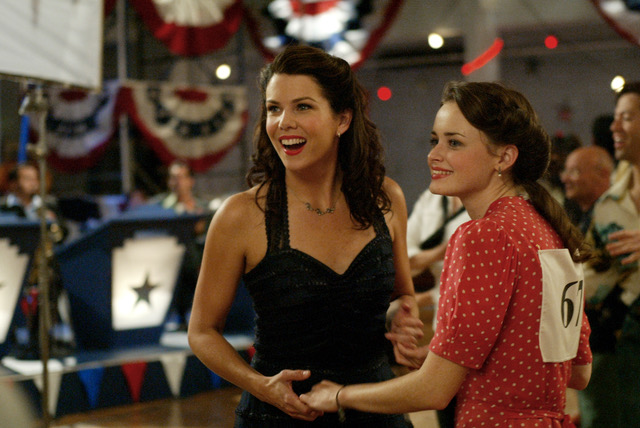 "I don't know if she ever realized the person I most wanted to be was her.” 🥺 #GilmoreGirls