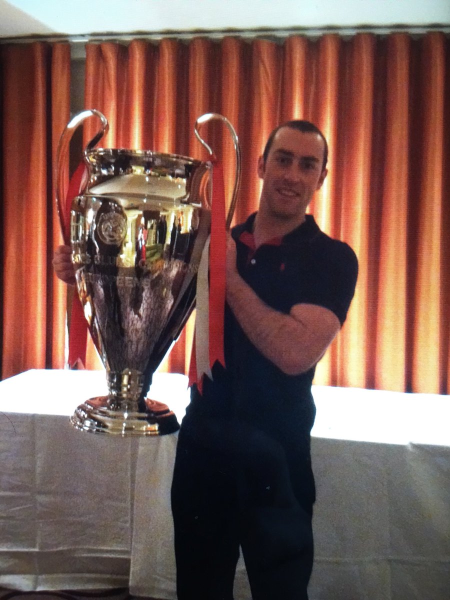 lional26's tweet photo. @BPete1970 Met coco a few times gent of man was always happy to let us get a pic with his European cup.🔴⚪️⚫️ https://t.co/oAlNqIiYpu